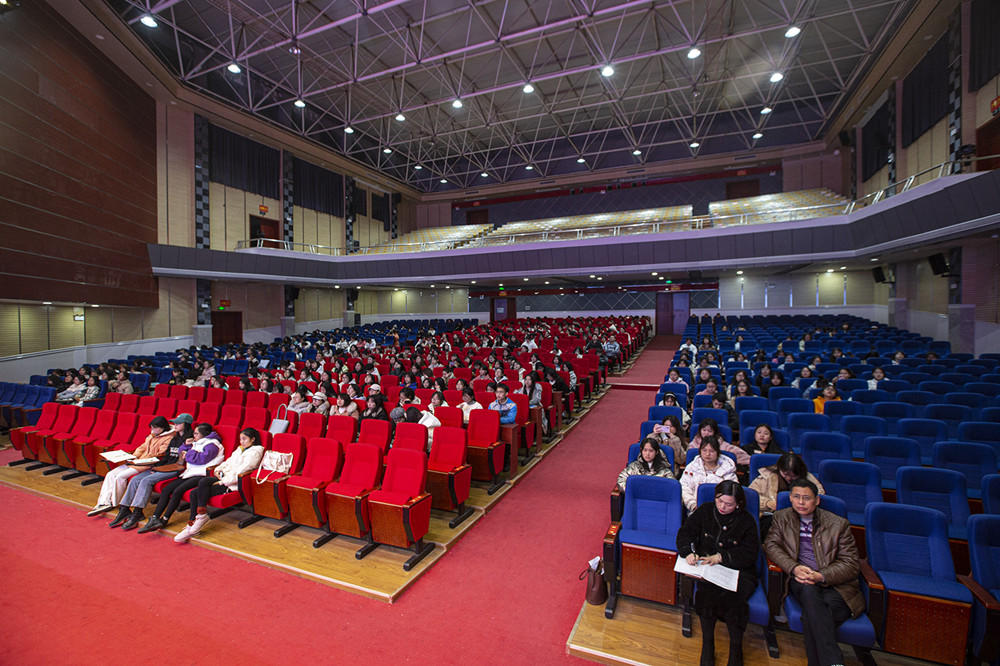 衡阳幼儿师范高等专科学校举行首次大学英语应用能力考试 考前辅导讲座