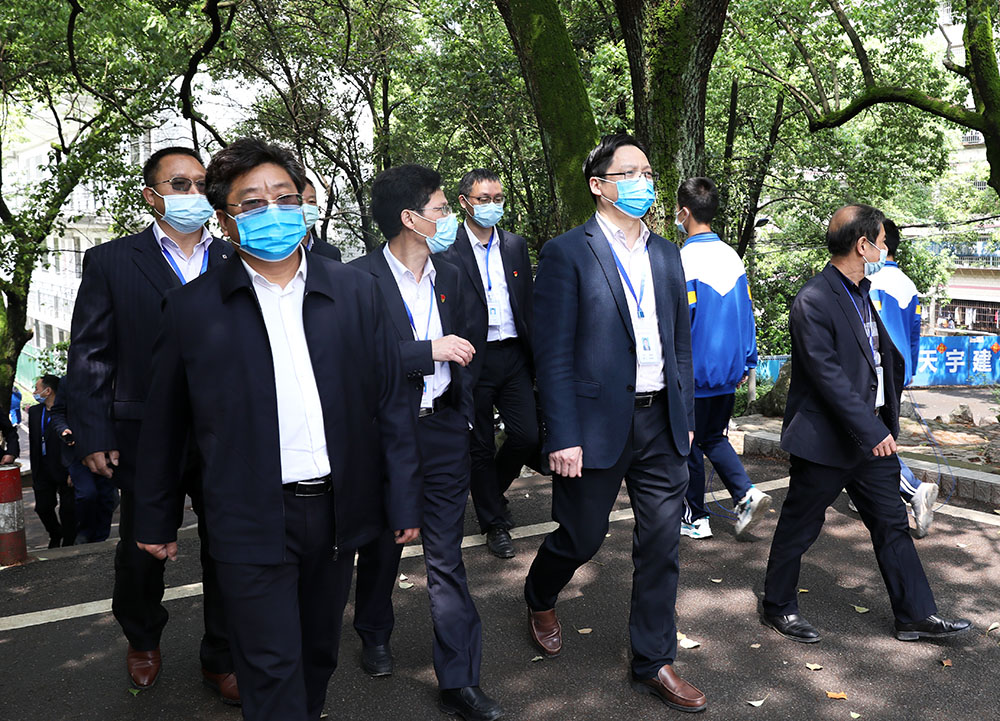 李来清、邓昌大到耒阳校区调研